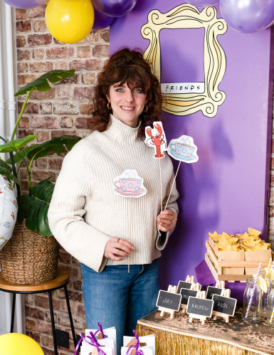 Kit Photobooth avec cadre Friends™ 40x46cm 3 pièces